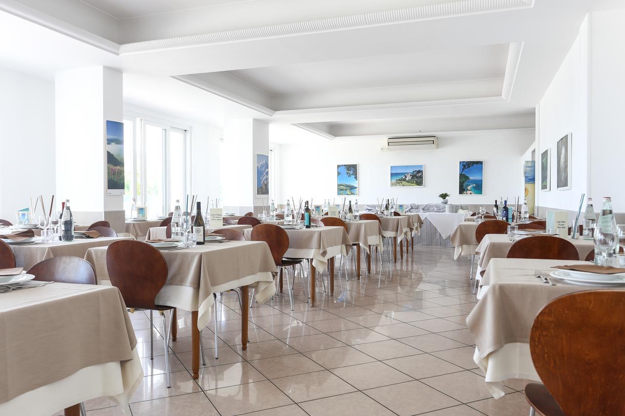 Olympia Hotel 3*